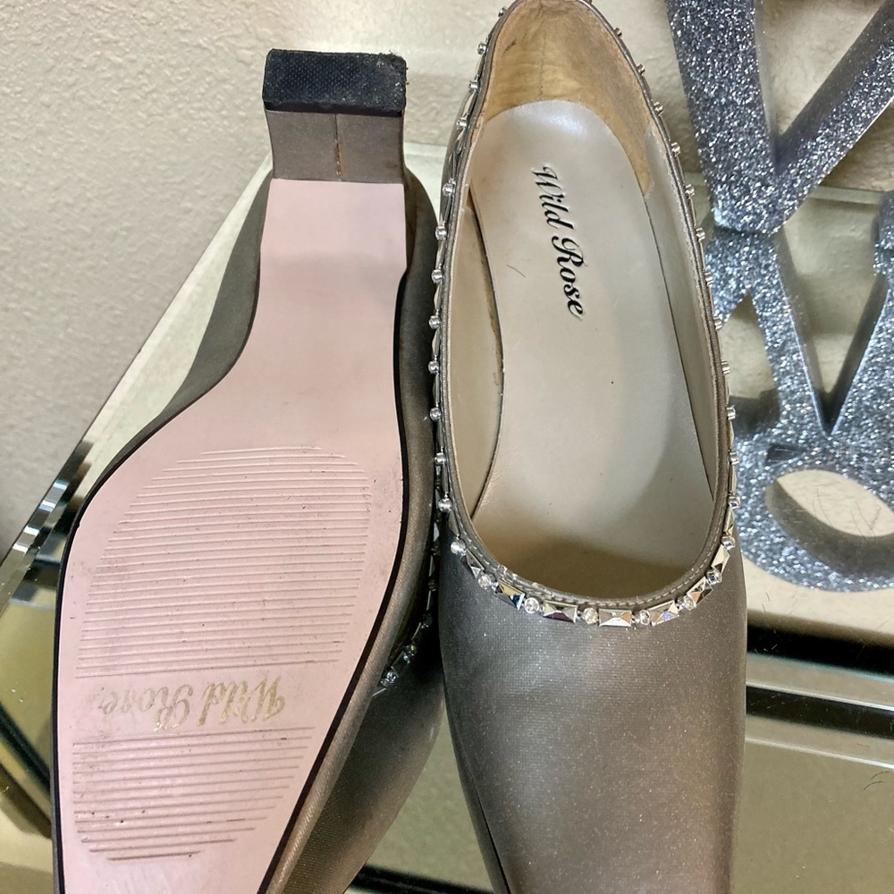 Wild Rose sparkly jeweled Pewter pumps - Picture 6 of 6